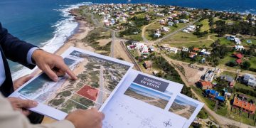 Vendían terrenos en Punta Negra con documentos falsos: dos imputados, dos condenados y varios requeridos