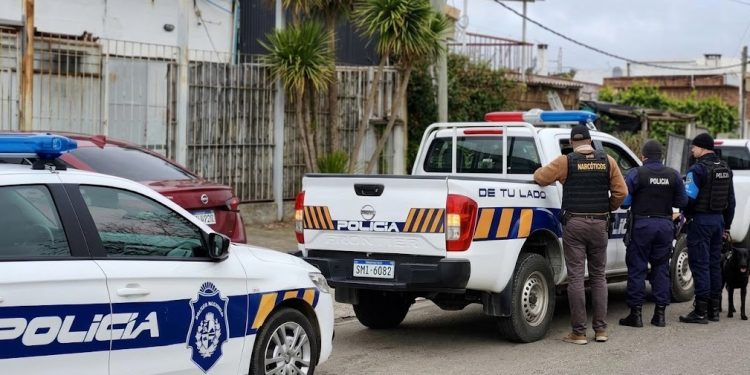 Robo al BROU de Pando: podría haber más allanamientos en Maldonado en procura de los prófugos