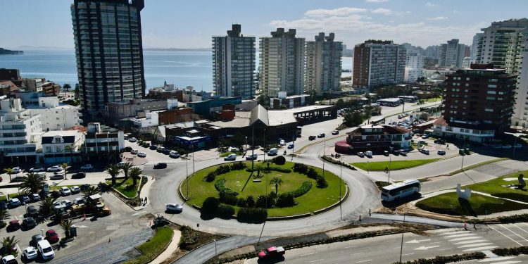 Abella fue tajante sobre la terminal de Punta del Este: “No se cierra, se transforma”