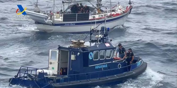 Uruguayo detenido en España tras incautación de 2.500 kilos de cocaína en un velero