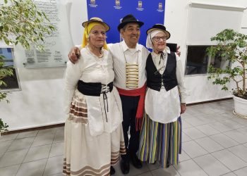 Reconocimiento de la Junta Departamental a la Asociación Islas Canarias de Maldonado