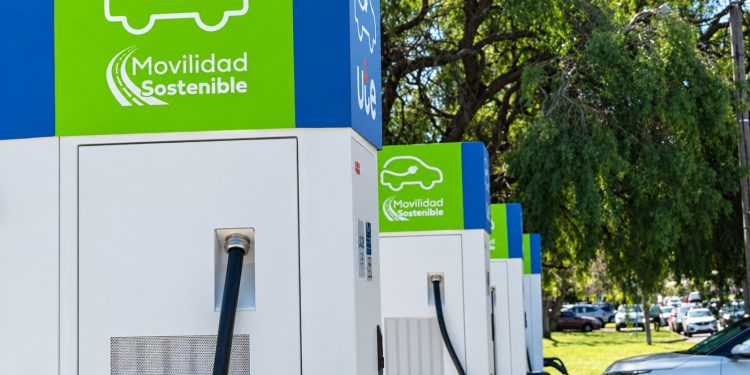 Miguez: Se proyectan más puntos de carga para vehículos eléctricos ante la creciente demanda estival
