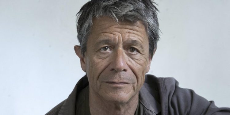 Emmanuel Carrère, el escritor francés del momento, visita Uruguay