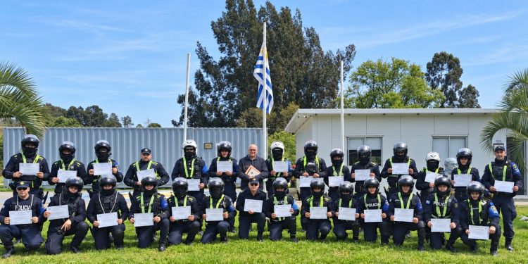 Policías de Maldonado se capacitaron en conducción defensiva y seguridad vial