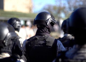 Coalición Republicana impulsa retorno de policías a partidos de fútbol