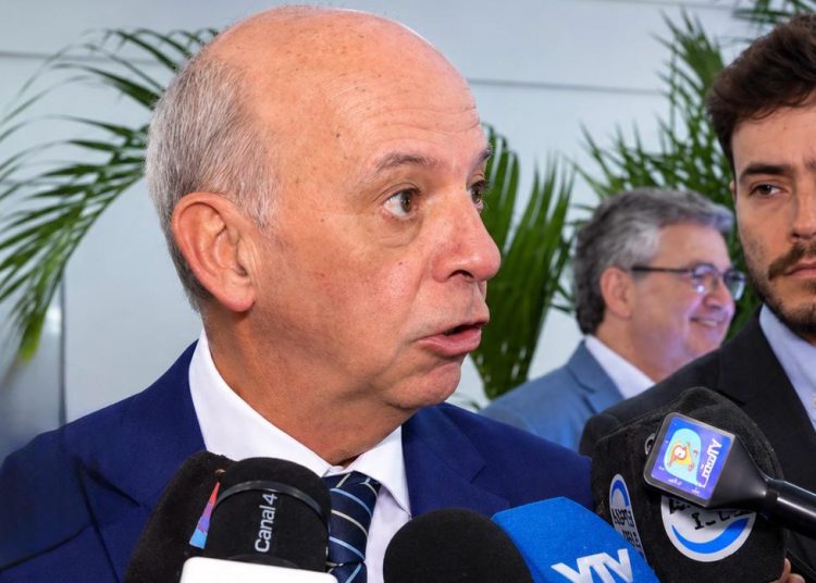 Javier García defendió los allanamientos nocturnos y cuestionó al gobierno por la demora en las patrulleras para la Armada Nacional
